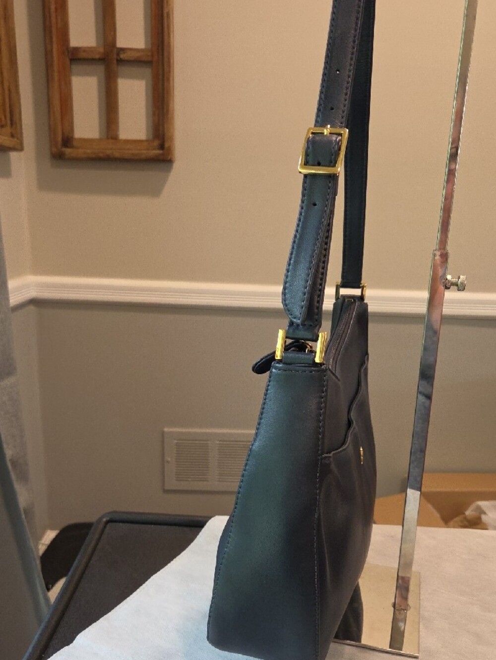 Etienne Aigner Navy Vintage Leather Shoulder Bag with Gold Accent - Picture 6 of 13